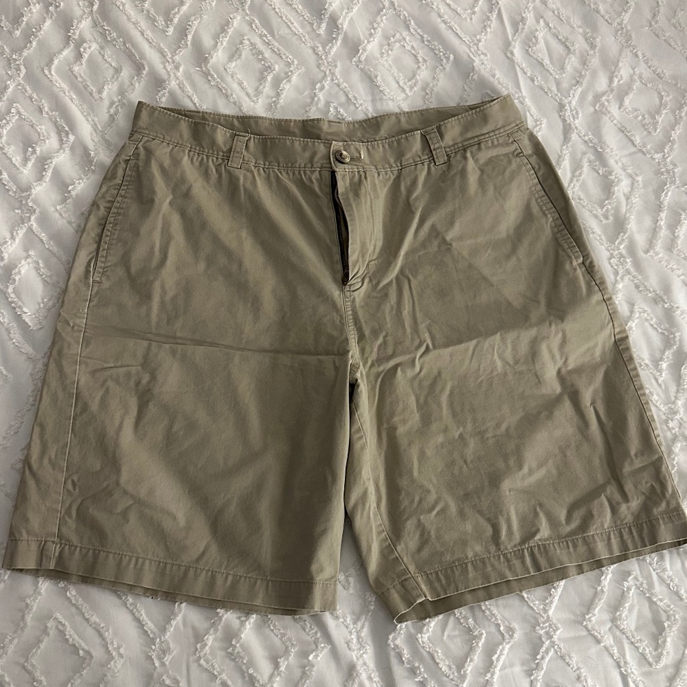 Disney Khaki shorts size 36